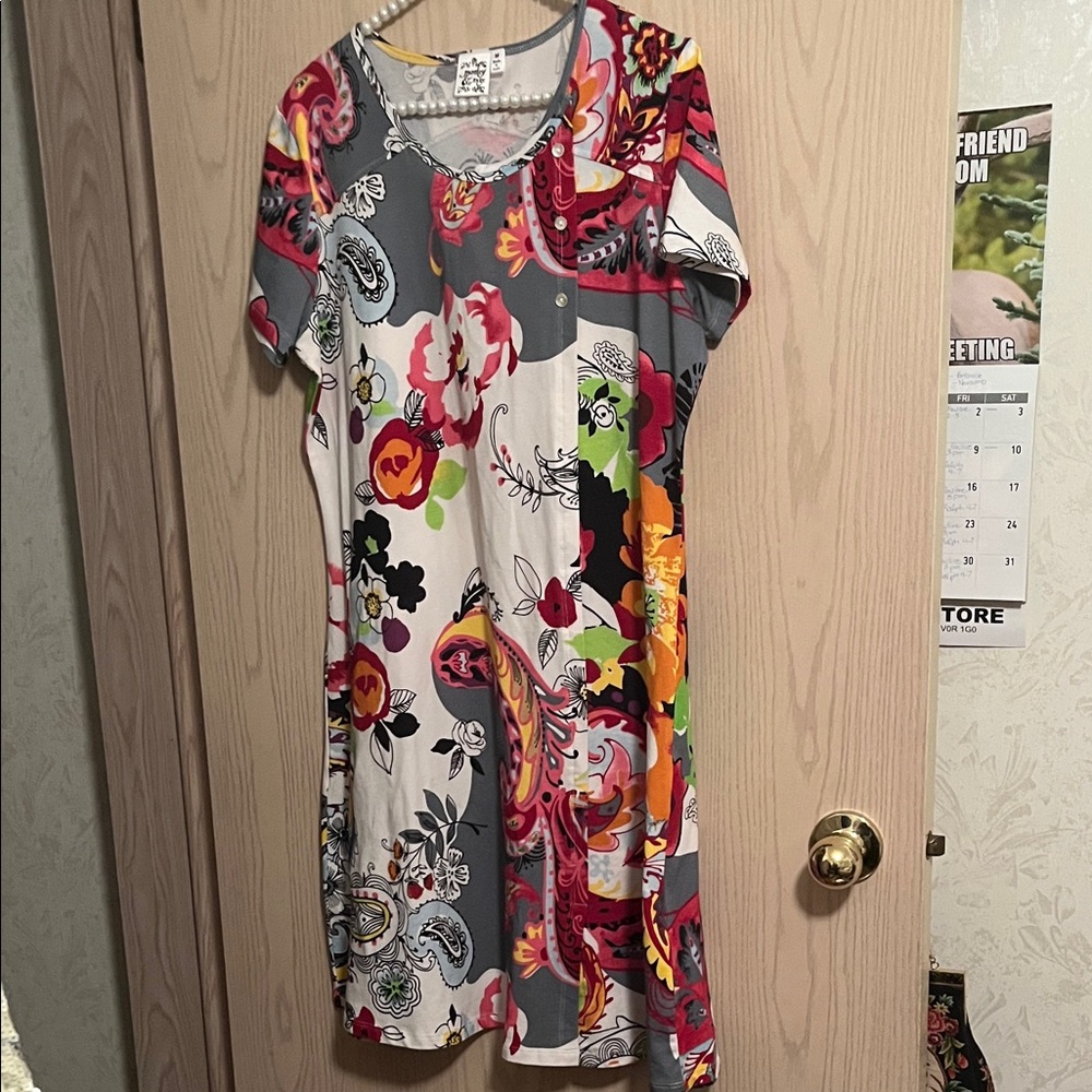 Parsley & Sage Multicolor Floral Short Sleeve Top